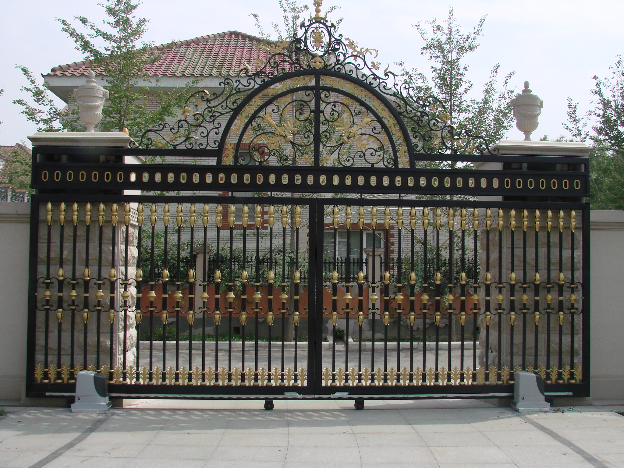 庭院別墅高端鋁藝門上門安裝